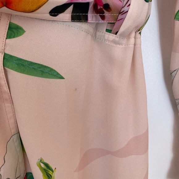 Babaton graphic floral robe from Aritzia - Picture 6 of 7